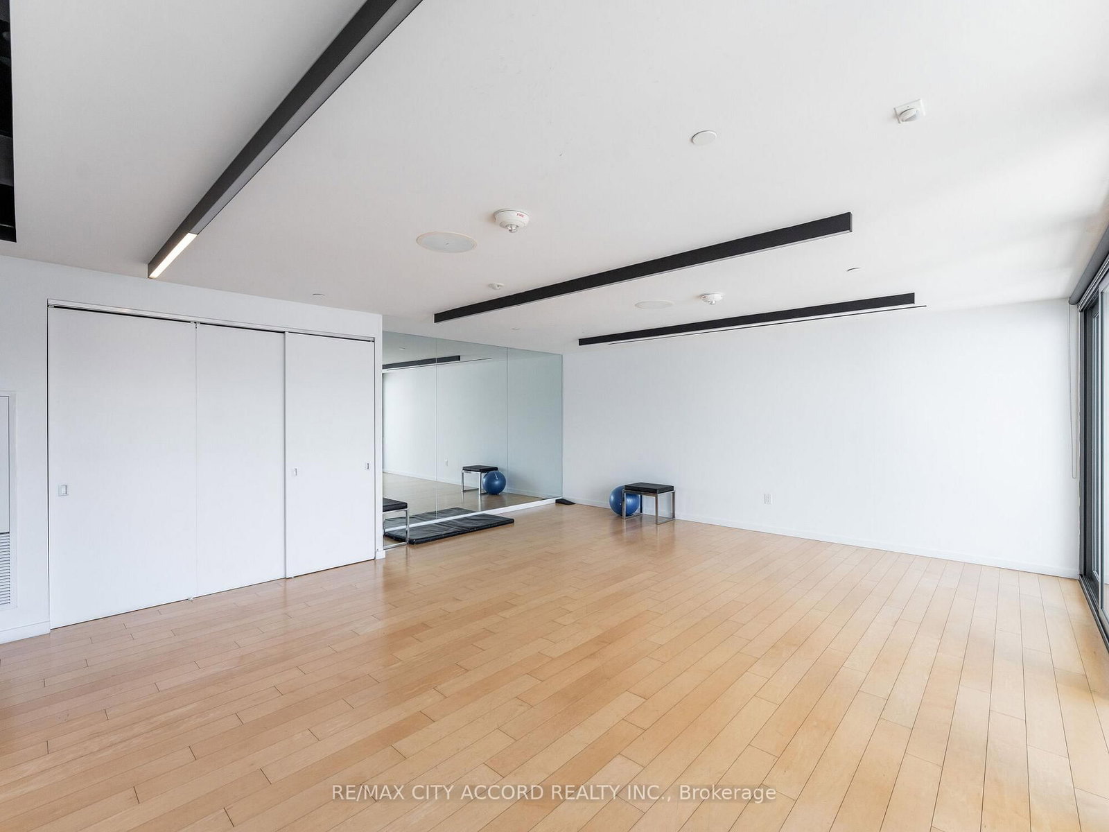 170 Bayview Avenue, Unit 705 - Photo 9