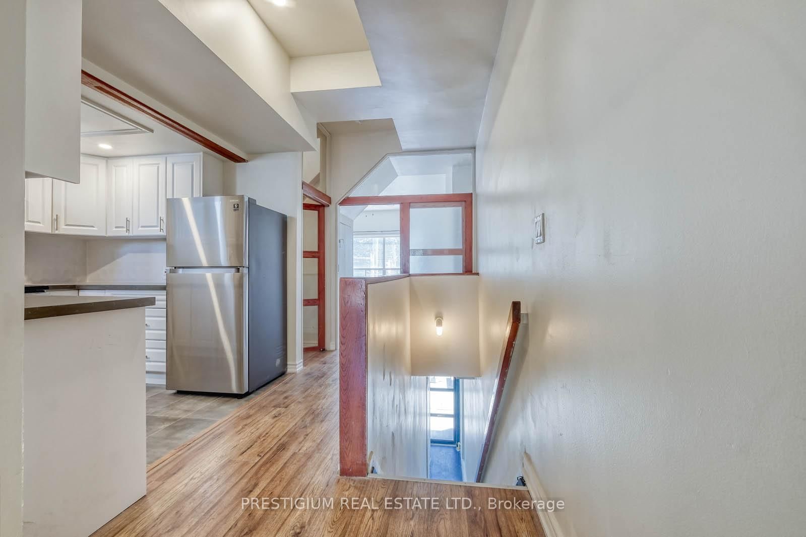 940A Queen Street W - Photo 7