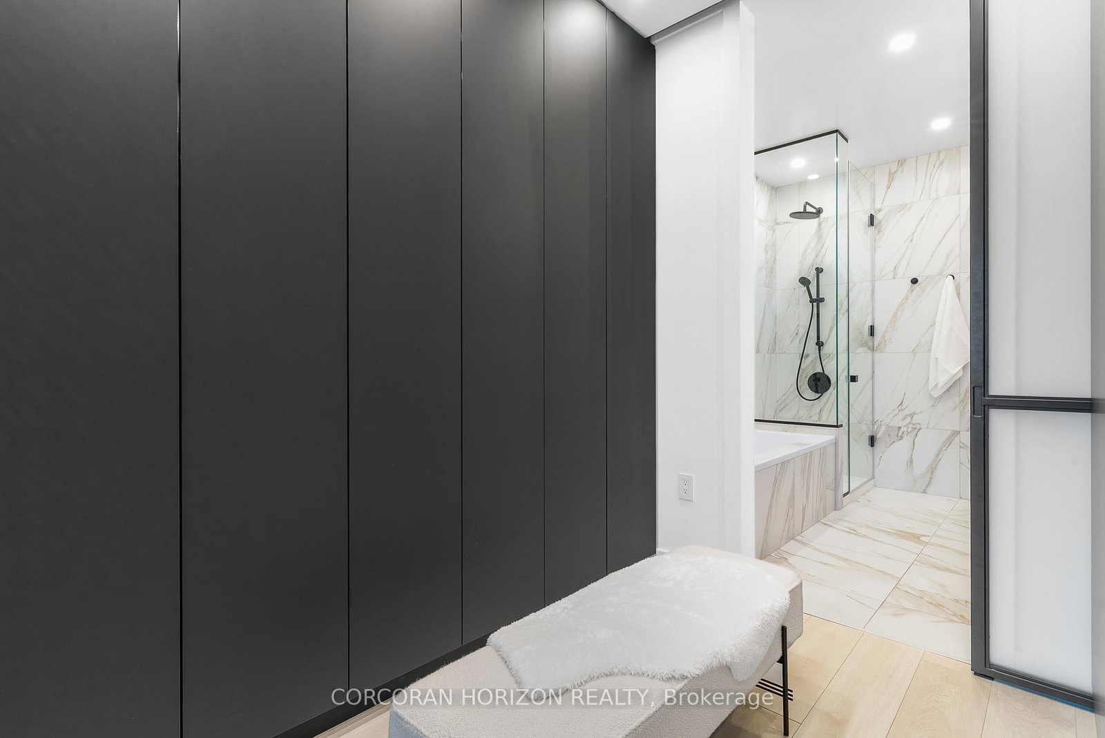 505 Richmond Street W, Unit 419 - Photo 21