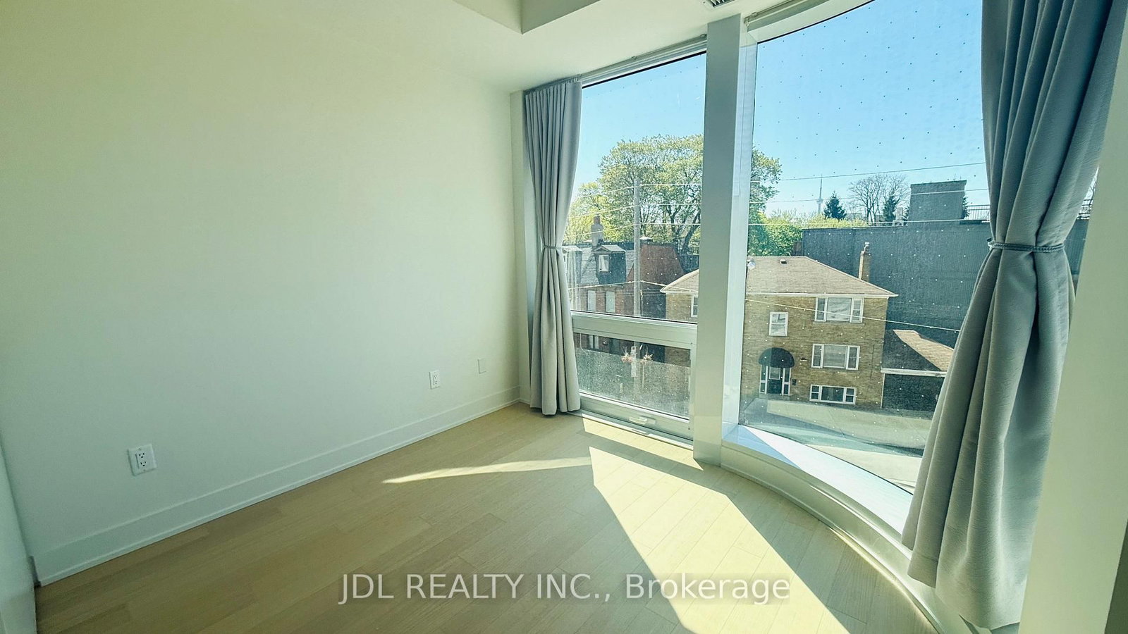 322 Dupont Street, Unit 303 - Photo 6