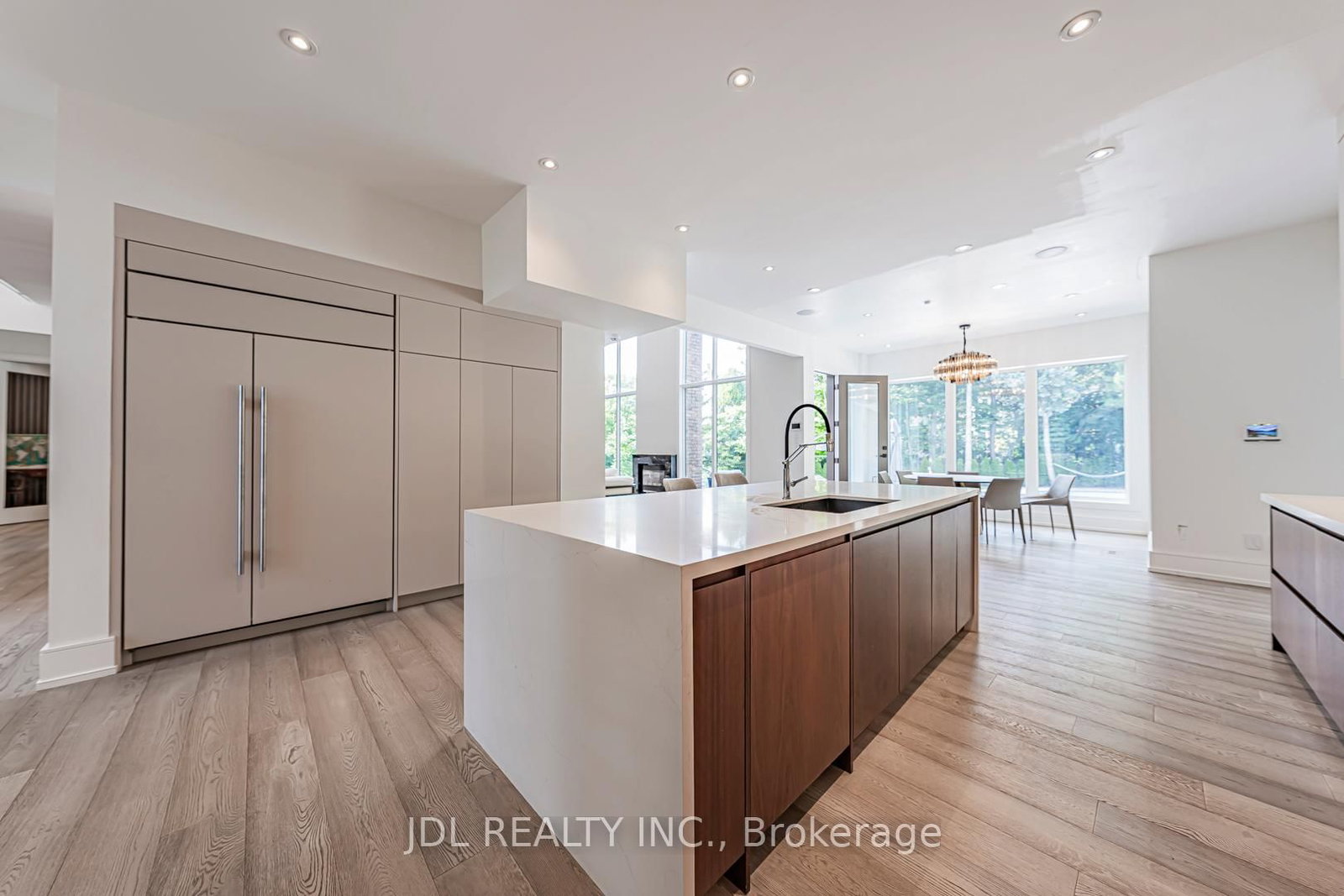 19 Fifeshire Road • Toronto, ON photo 10