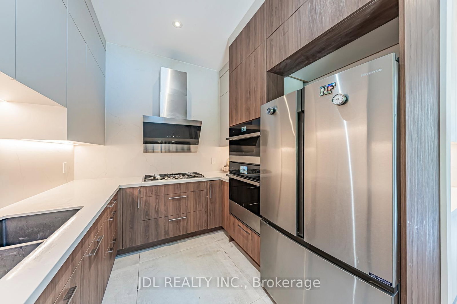 19 Fifeshire Road • Toronto, ON photo 11