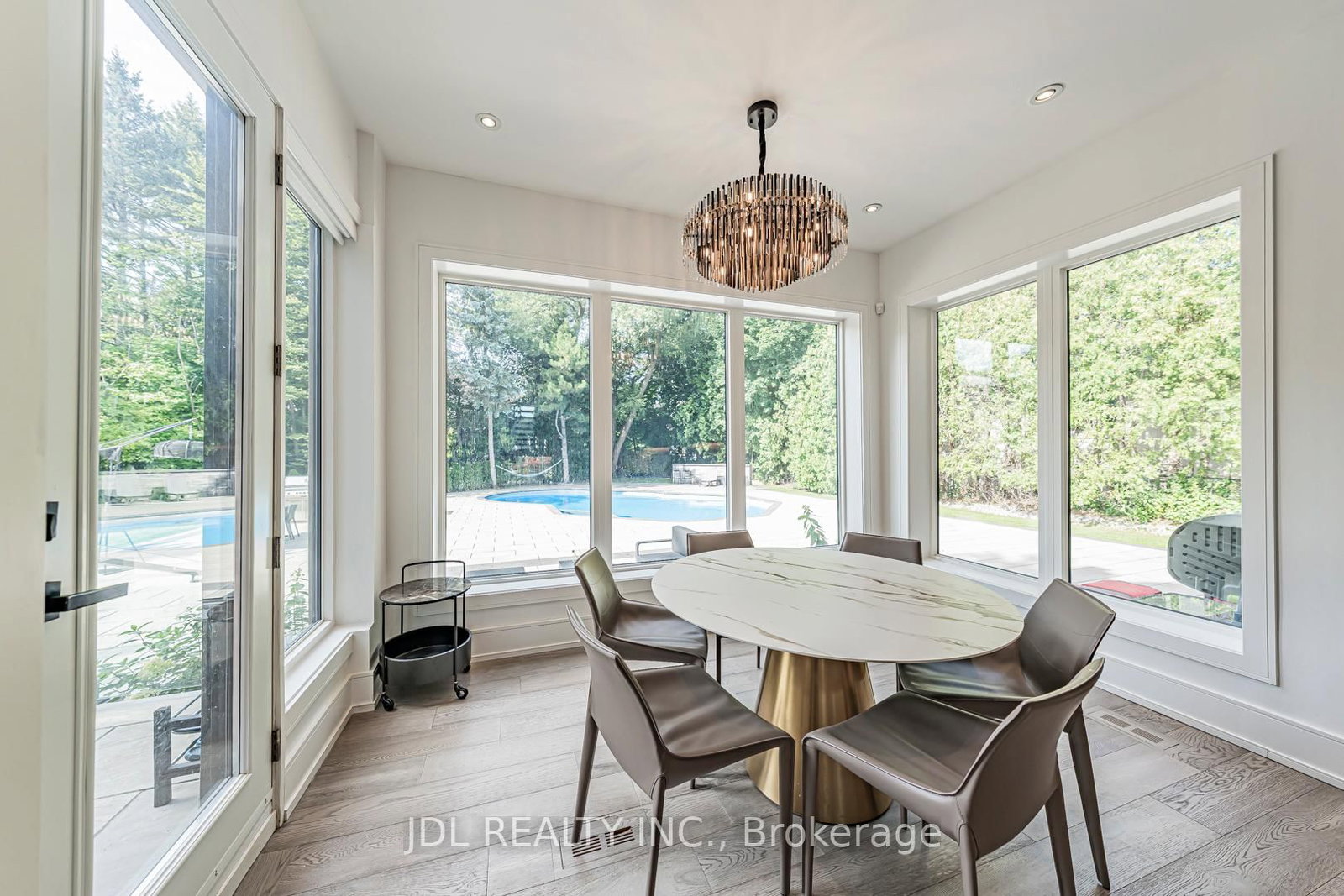 19 Fifeshire Road • Toronto, ON photo 13