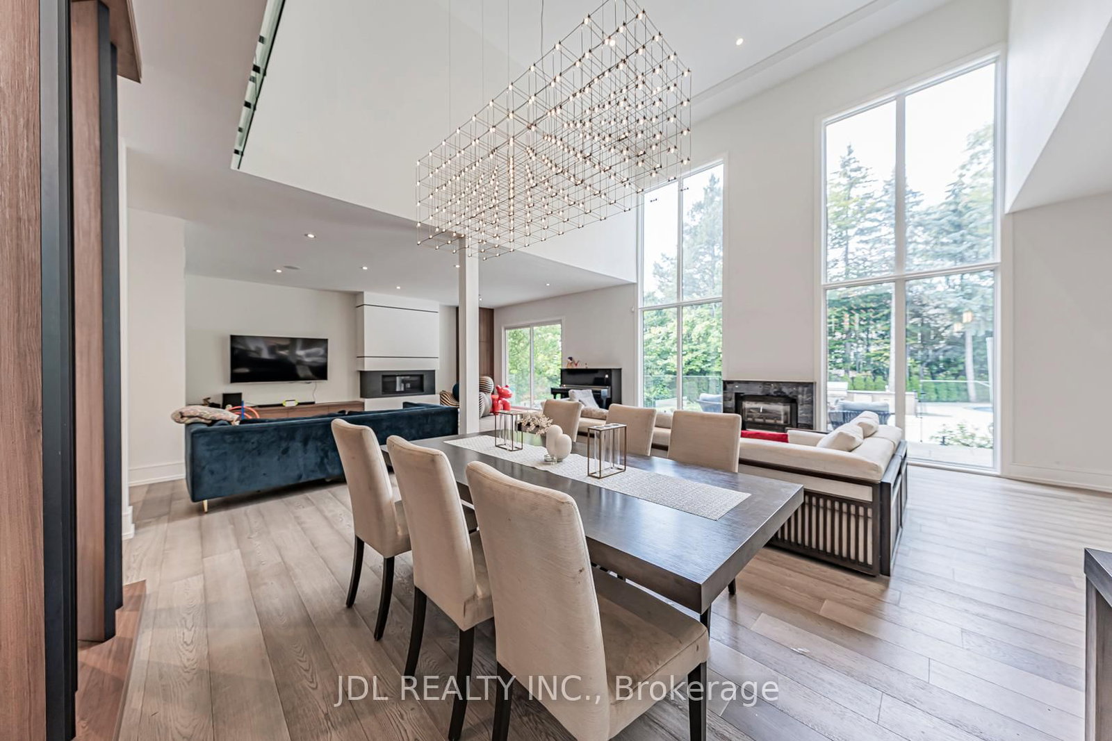 19 Fifeshire Road • Toronto, ON photo 15
