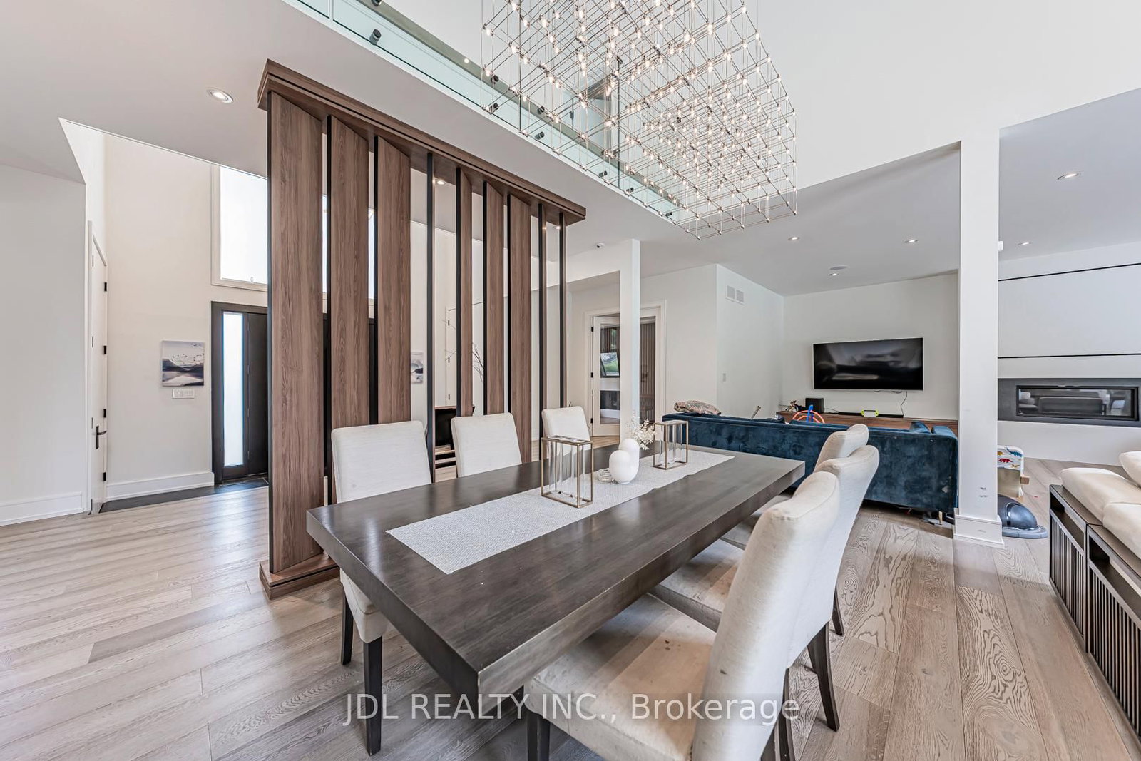 19 Fifeshire Road • Toronto, ON photo 16