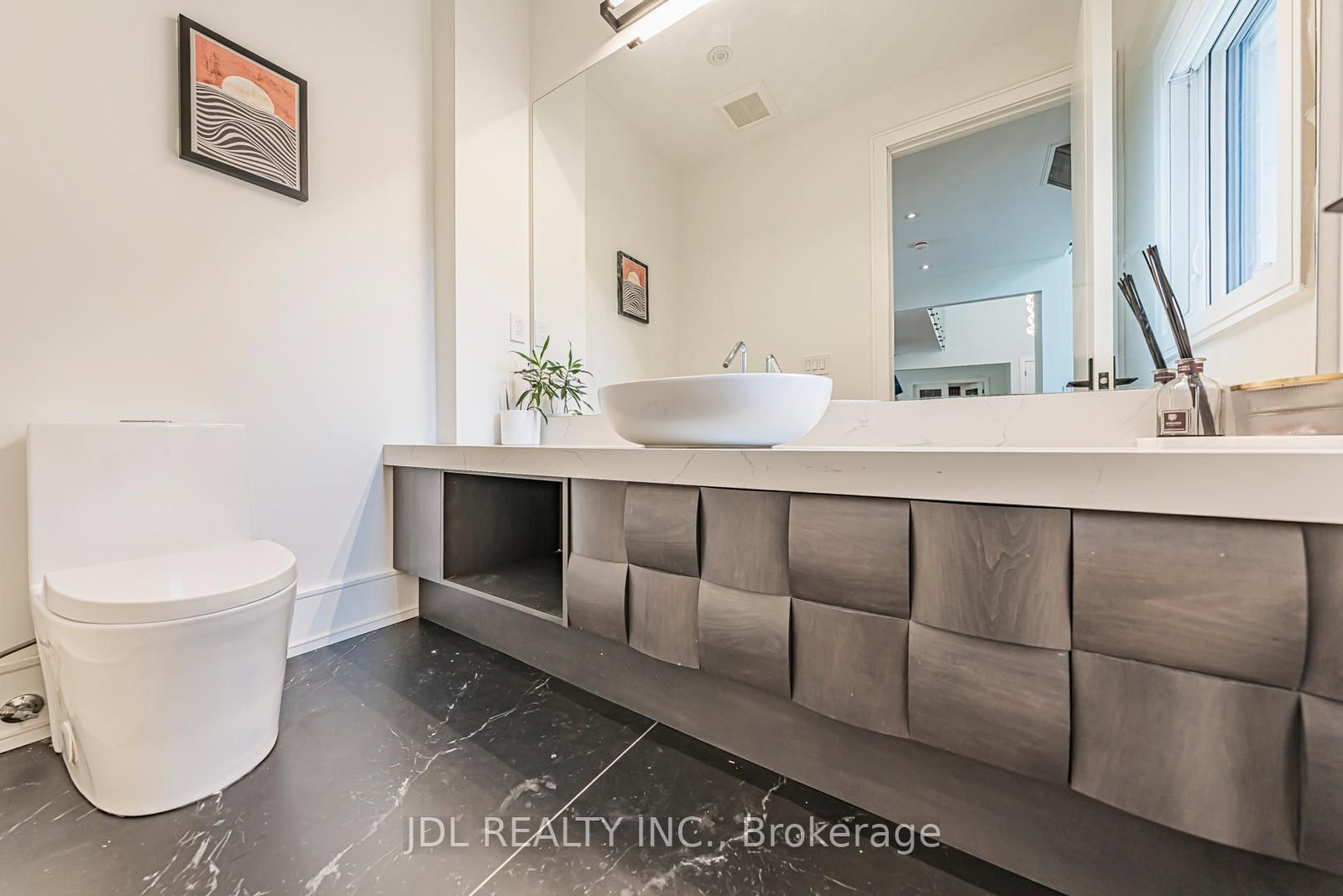 19 Fifeshire Road • Toronto, ON photo 17