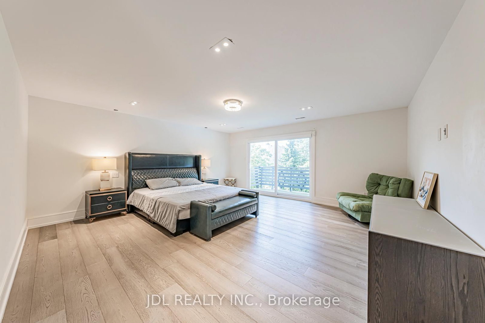 19 Fifeshire Road • Toronto, ON photo 23