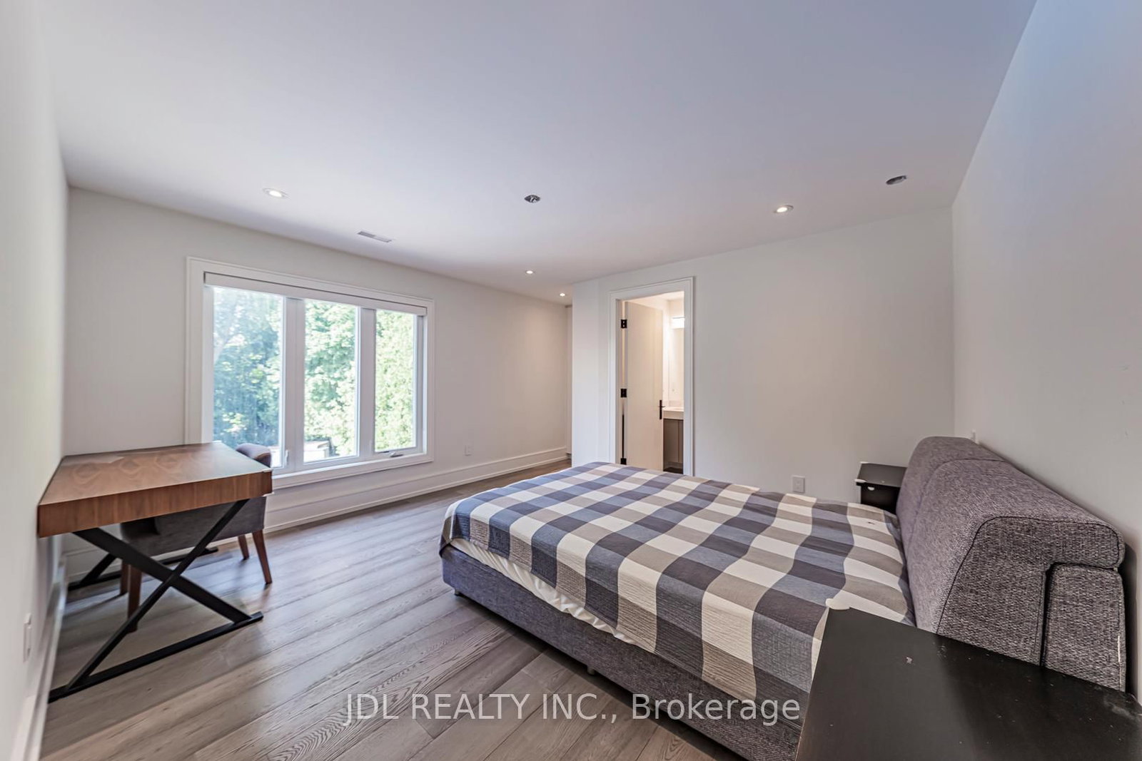 19 Fifeshire Road • Toronto, ON photo 28