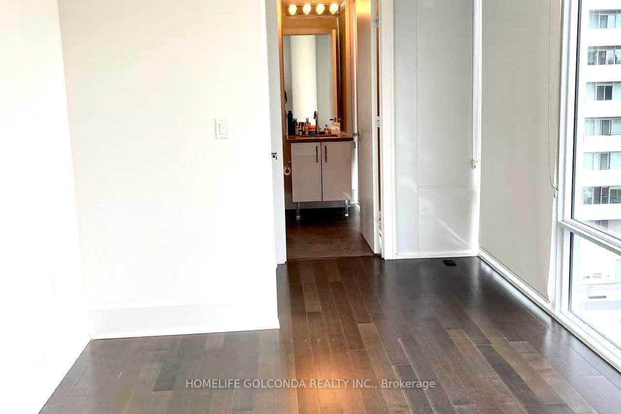 29 Queens Quay E, Unit 624 - Photo 11