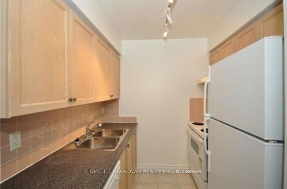 2 Clairtrell Road, Unit 315 - Photo 8