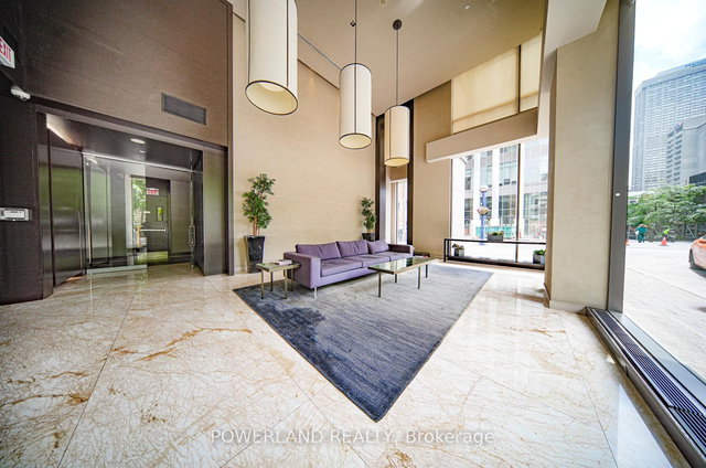 317 - 18 Yorkville Avenue