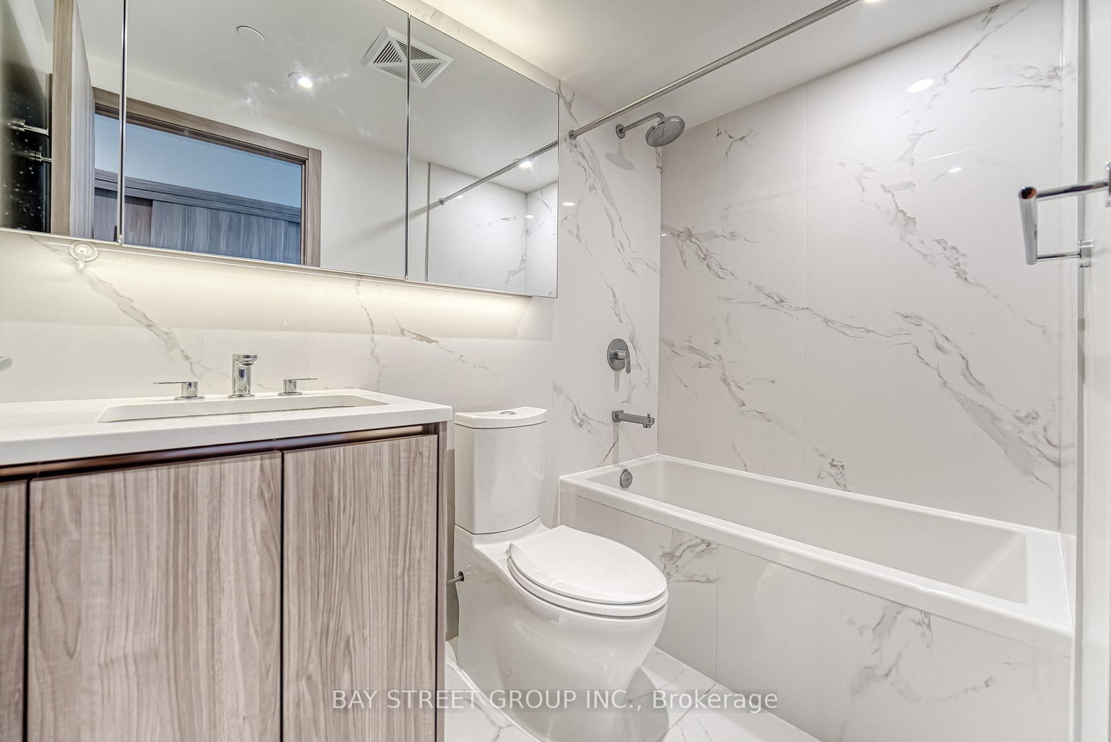 27 McMahon Drive, Unit 602 - Photo 11