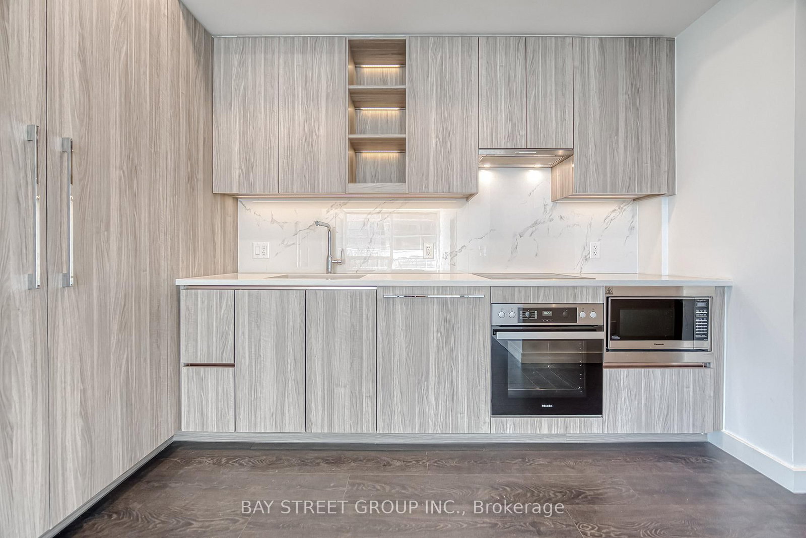 27 McMahon Drive, Unit 602 - Photo 7