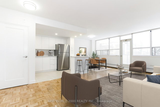 209 - 33 Erskine Avenue