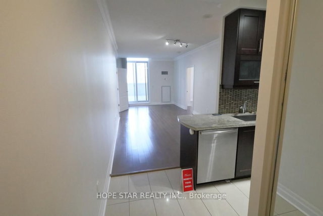 2804 - 35 Balmuto Street
