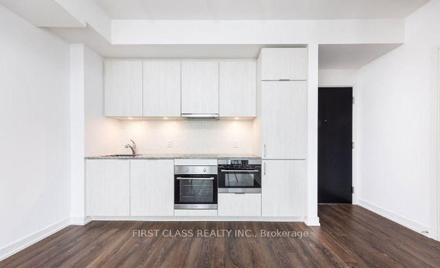 2215 - 158 Front Street E