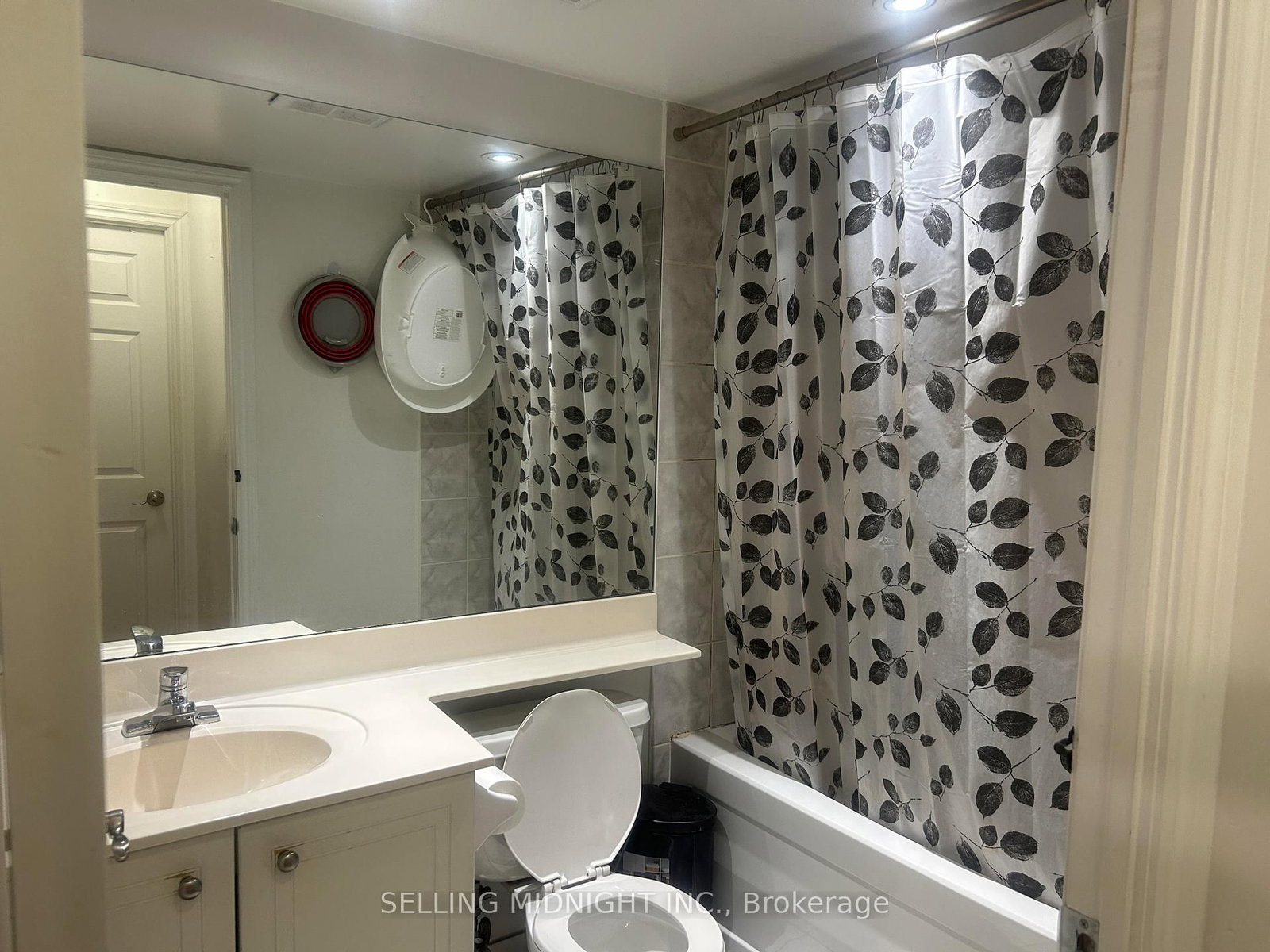 250 Wellington Street W, Unit 245 - Photo 15