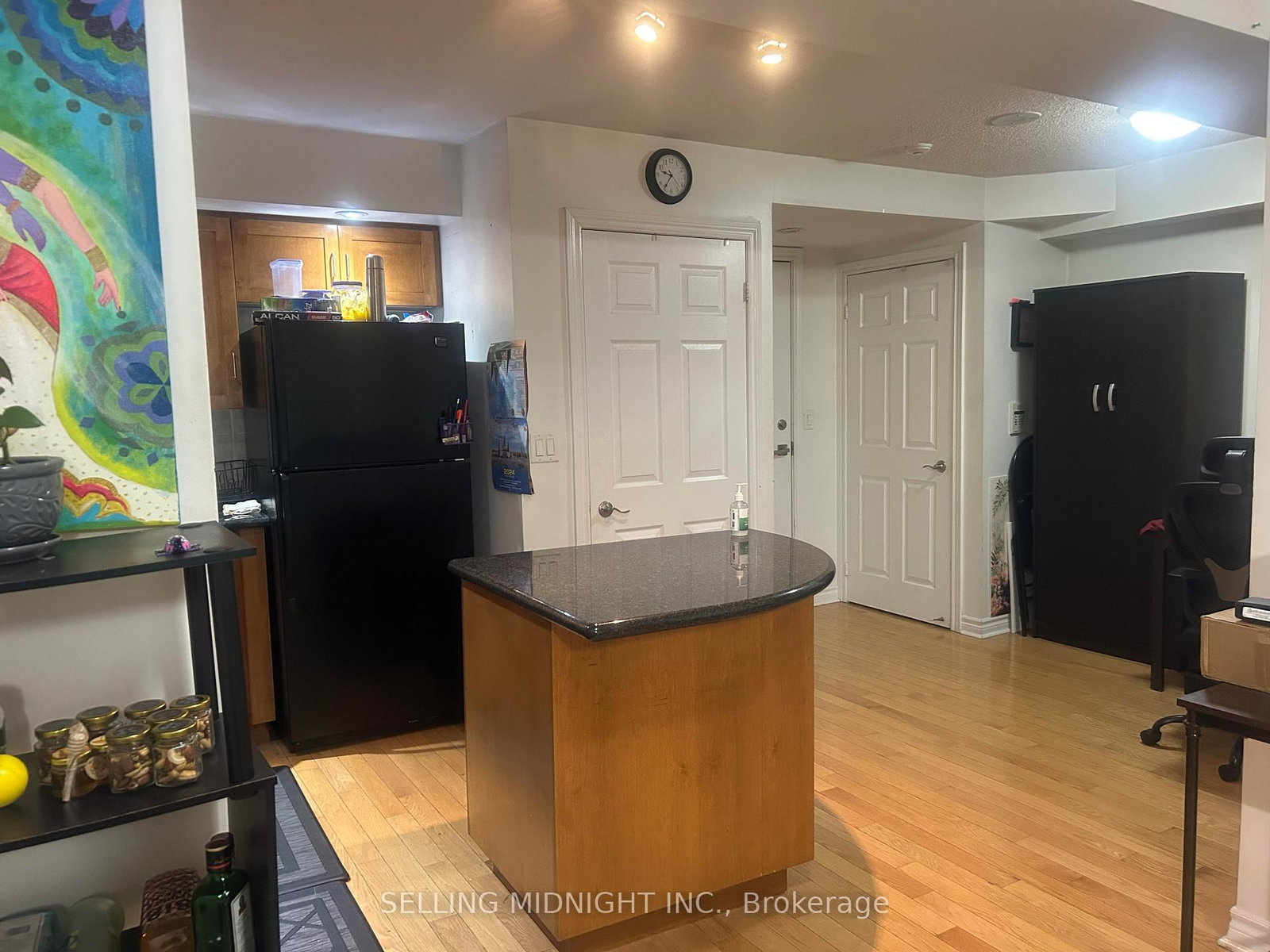 250 Wellington Street W, Unit 245 - Photo 3