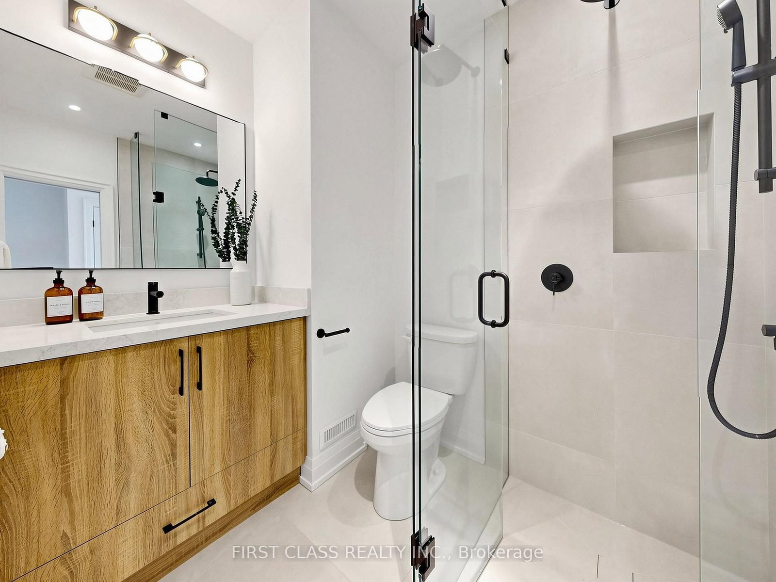 174 Manning Avenue • Toronto, ON photo 14