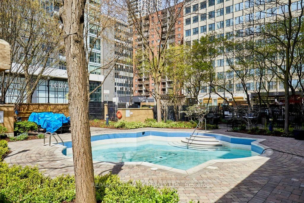123 Eglinton Avenue, Unit 607 - Photo 17