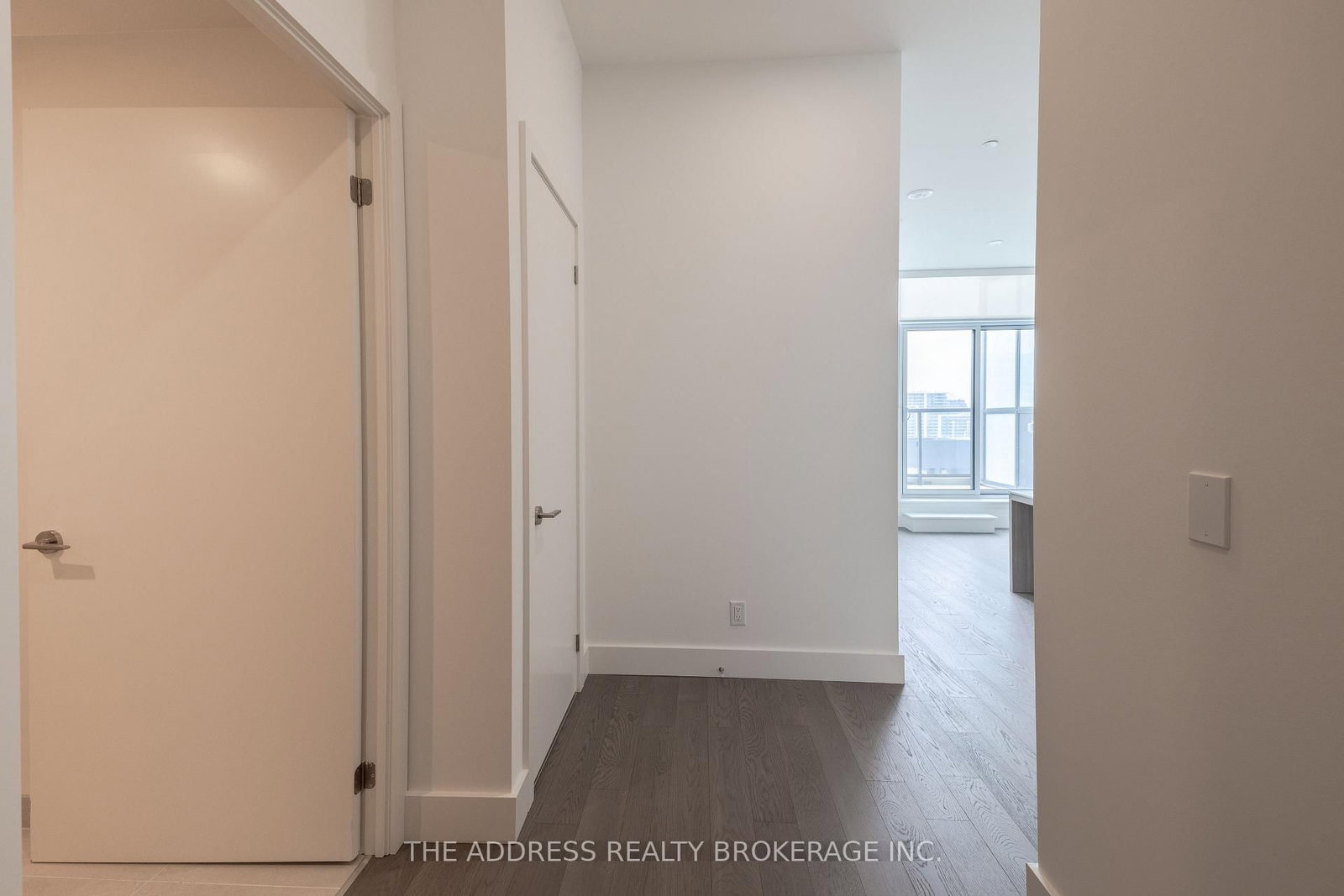 6 Greenbriar Road, Unit 1104 - Photo 2