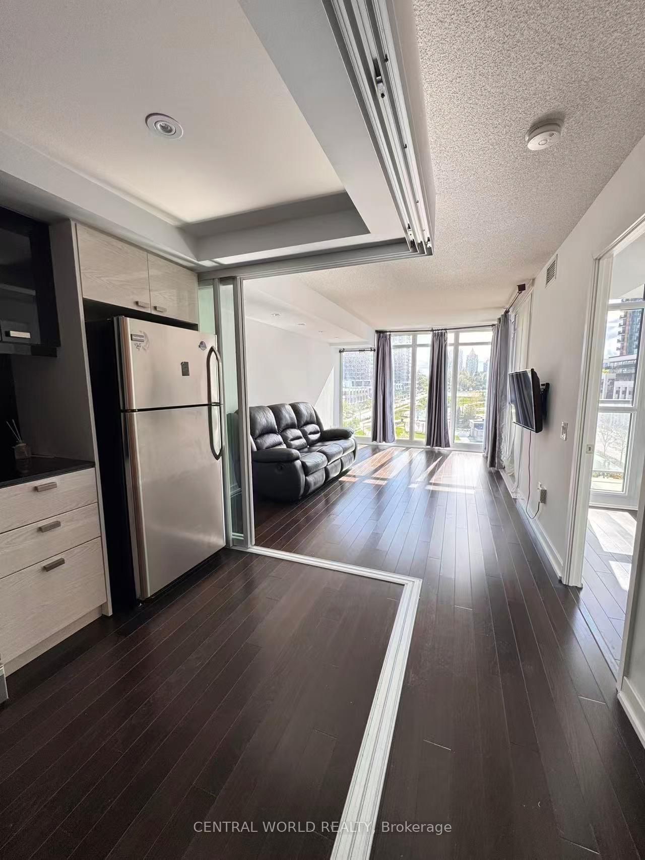 121 Mcmahon Drive, Unit 815 - Photo 3