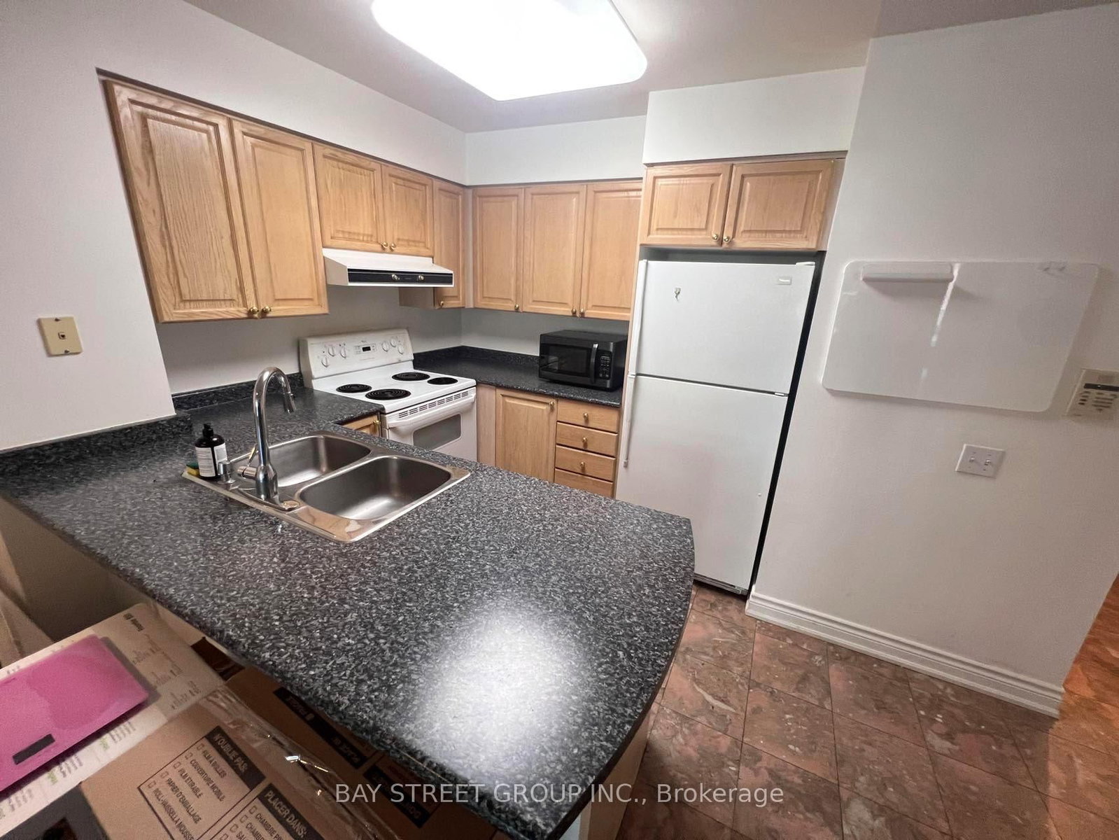 707-750 Bay Street, Toronto, ON, photo 4
