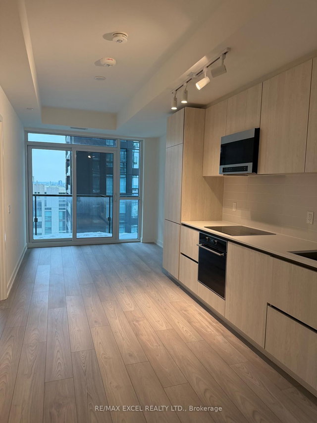 2203S - 110 Broadway Avenue