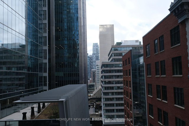 1012 - 70 Temperance Street