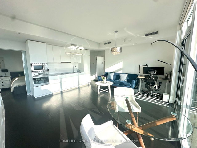 3113 - 955 Bay Street