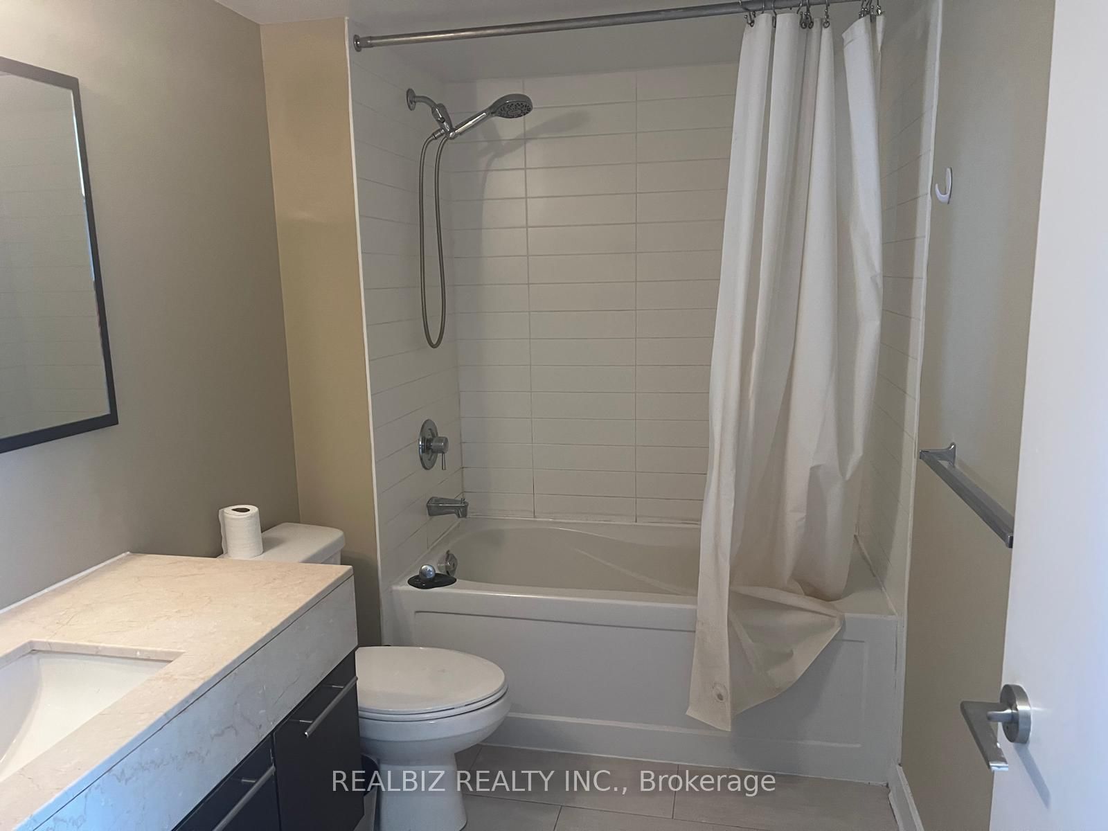 126 Simcoe Street, Unit 2401 - Photo 11
