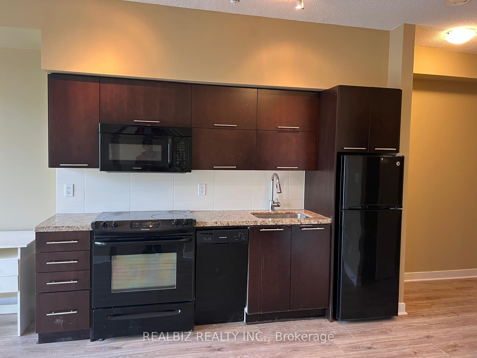 126 Simcoe Street, Unit 2401 - Photo 8
