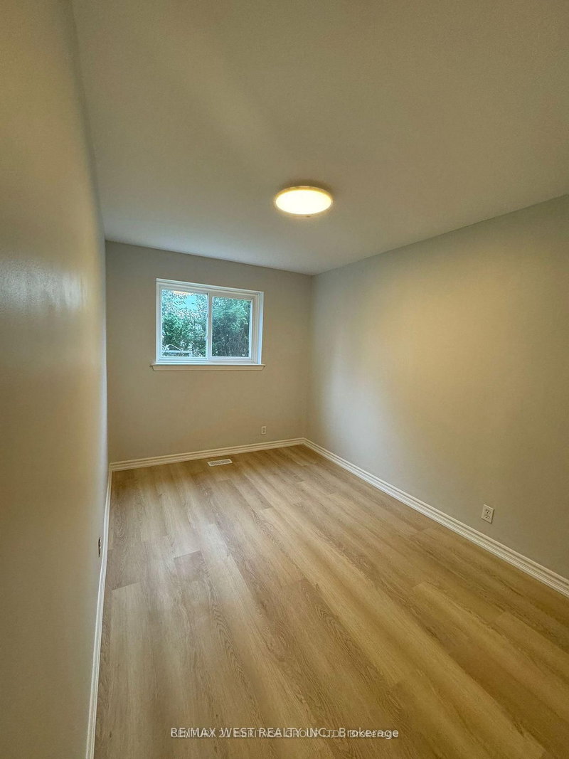 22 Axsmith Crescent