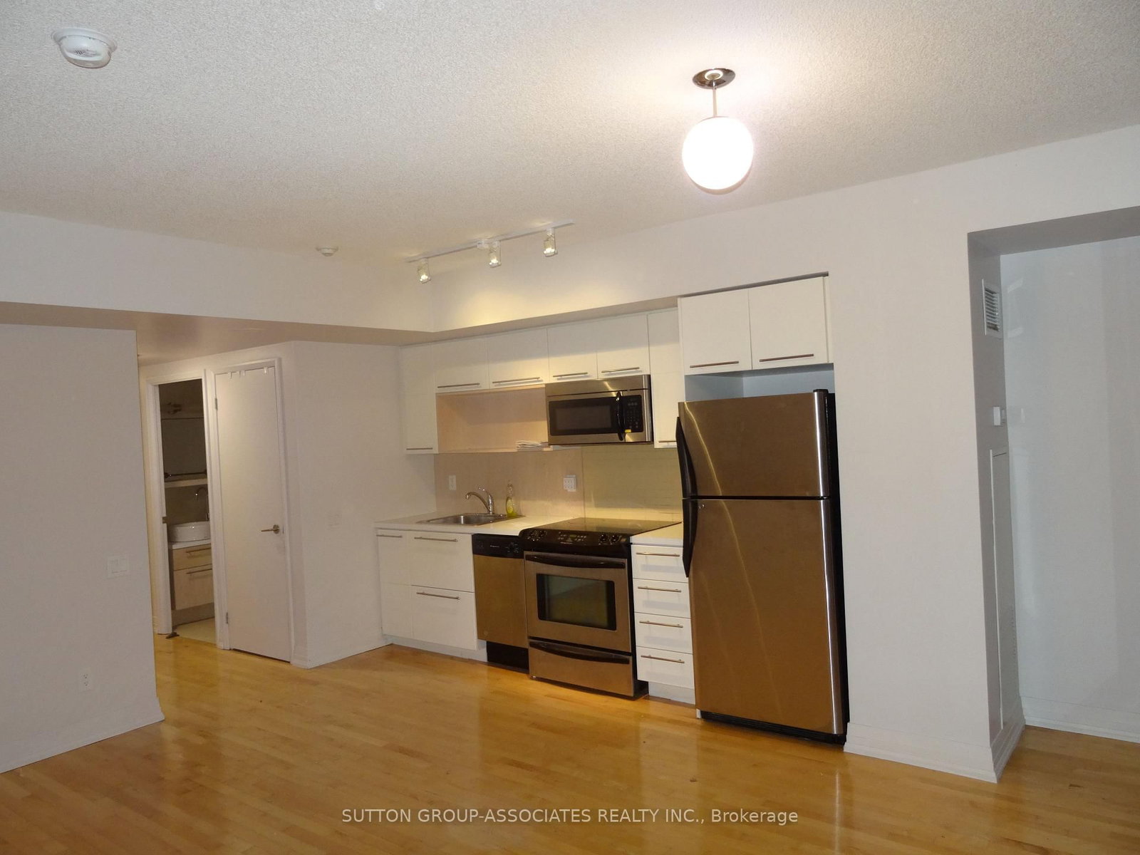 25 Carlton Street, Unit 304 - Photo 6