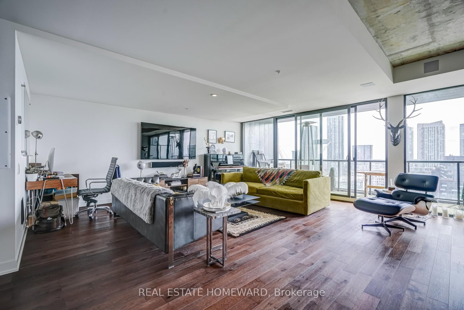 629 King Street W, Unit PH1421 - Photo 8