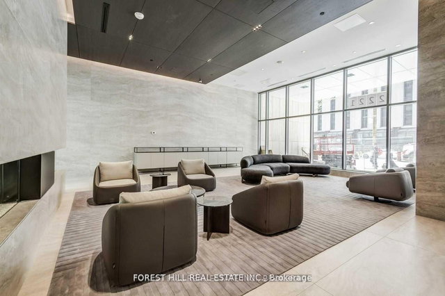 4402 - 2221 Yonge Street