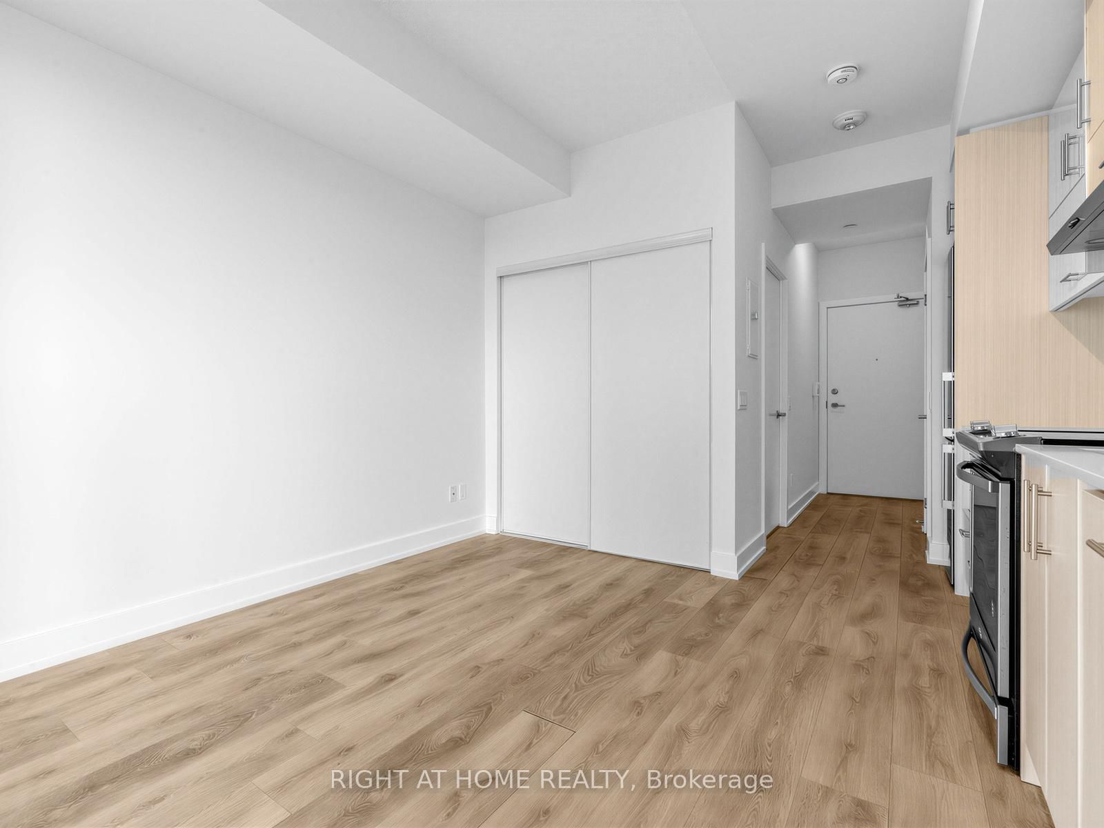 128 Fairview Mall Drive, Unit 509 - Photo 7
