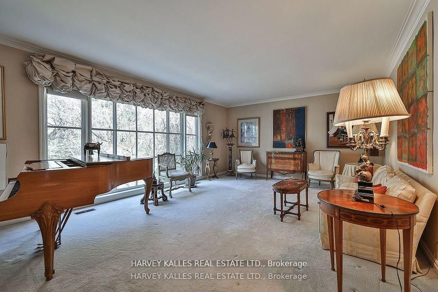 38 Fifeshire Road • Toronto, ON photo 8