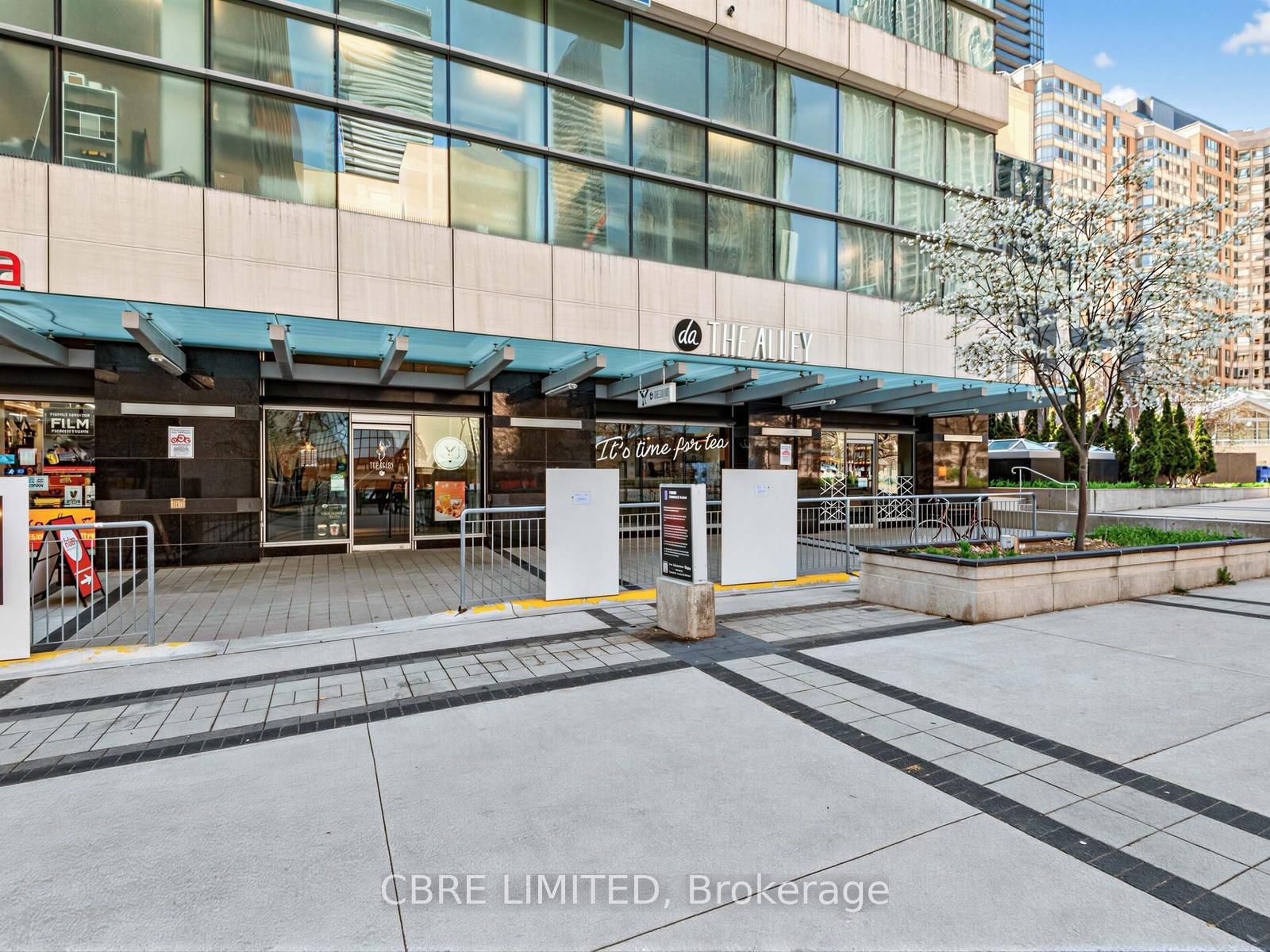 382 Yonge Street, Unit 1