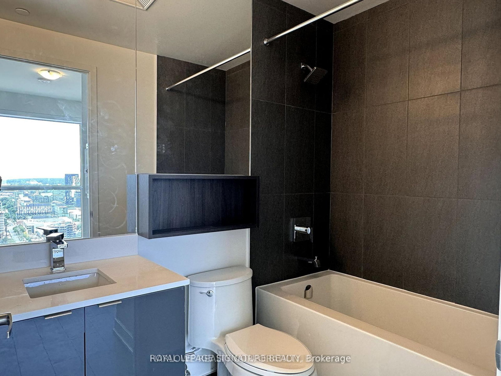 70 Princess Street, Unit LPH2904 - Photo 13