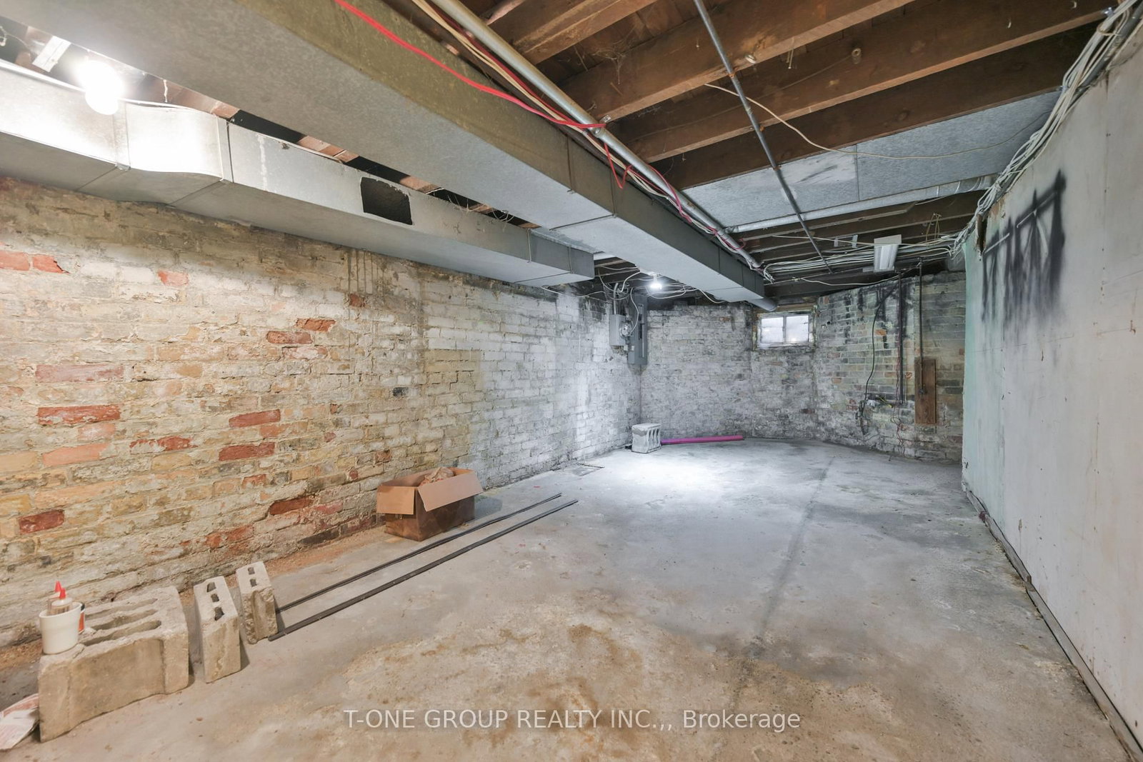 15 Kensington Avenue • Toronto, ON photo 14
