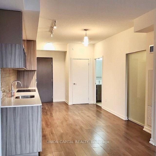 201 - 52 Forest Manor Road