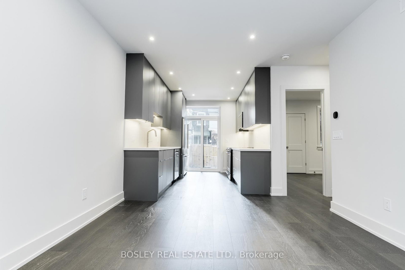 325 Brunswick Avenue, Unit Main Floor - Photo 10