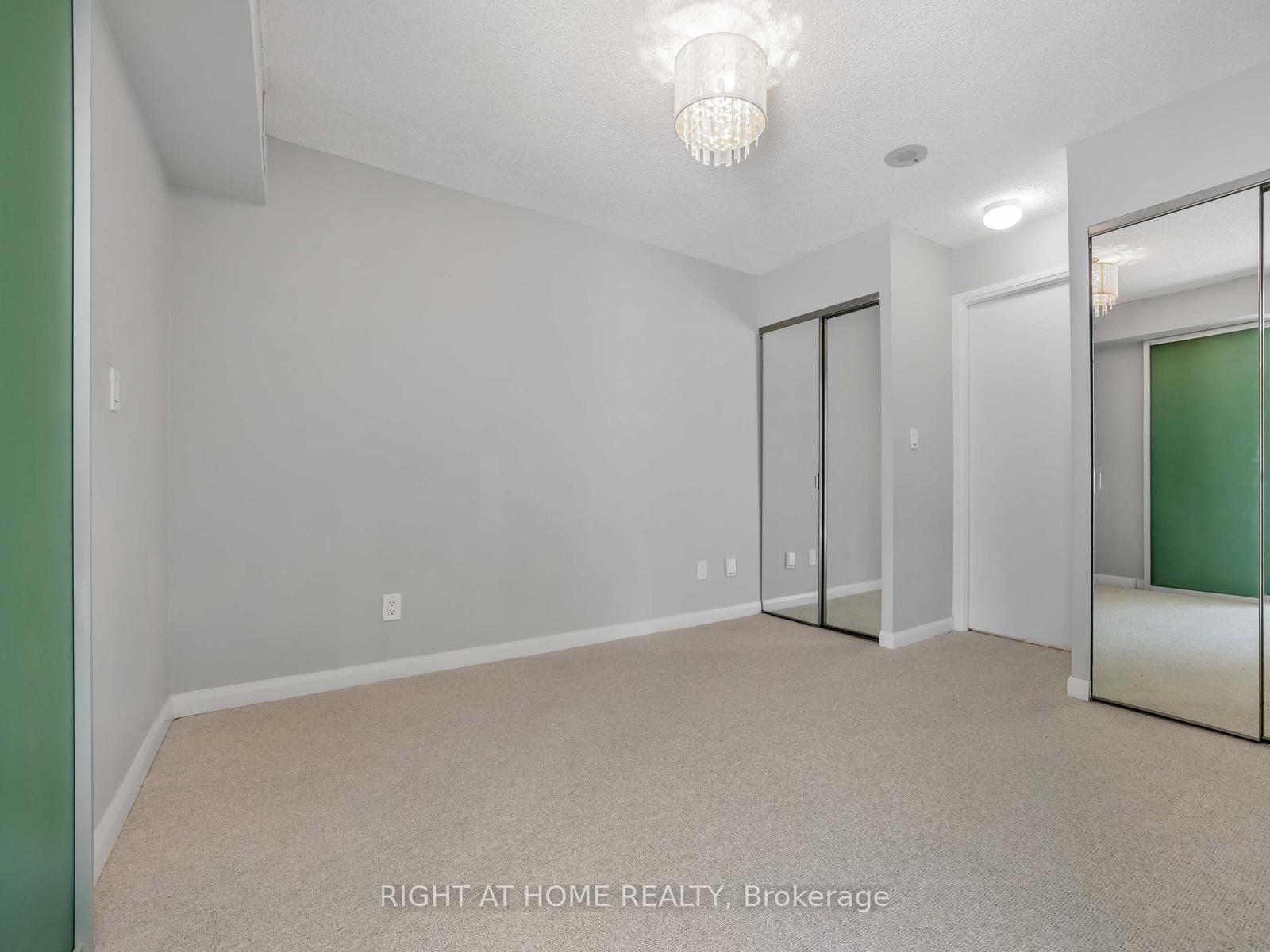 18 Beverley Street, Unit 320 - Photo 17