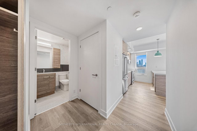 703 - 484 Spadina Avenue