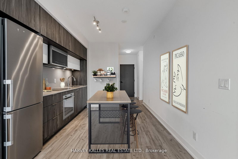 708 - 25 Adra Grado Way W