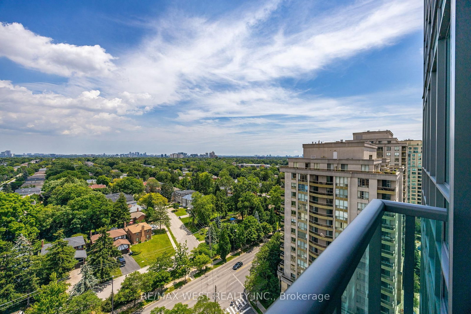 26 Norton Avenue, Unit 1507 - Photo 25