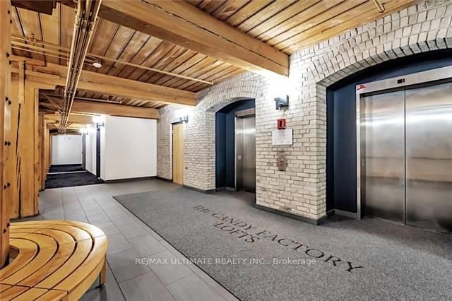 405 - 993 Queen Street W
