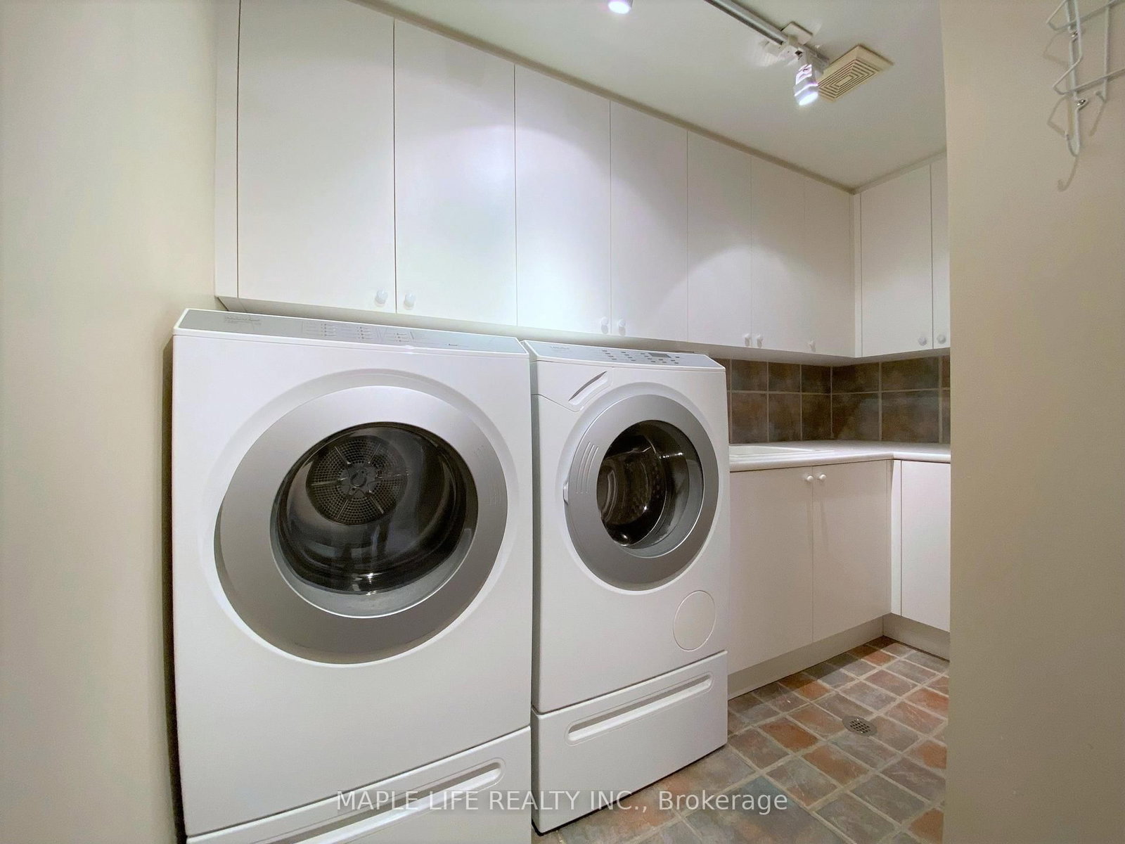 8 Crete Court - Photo 30