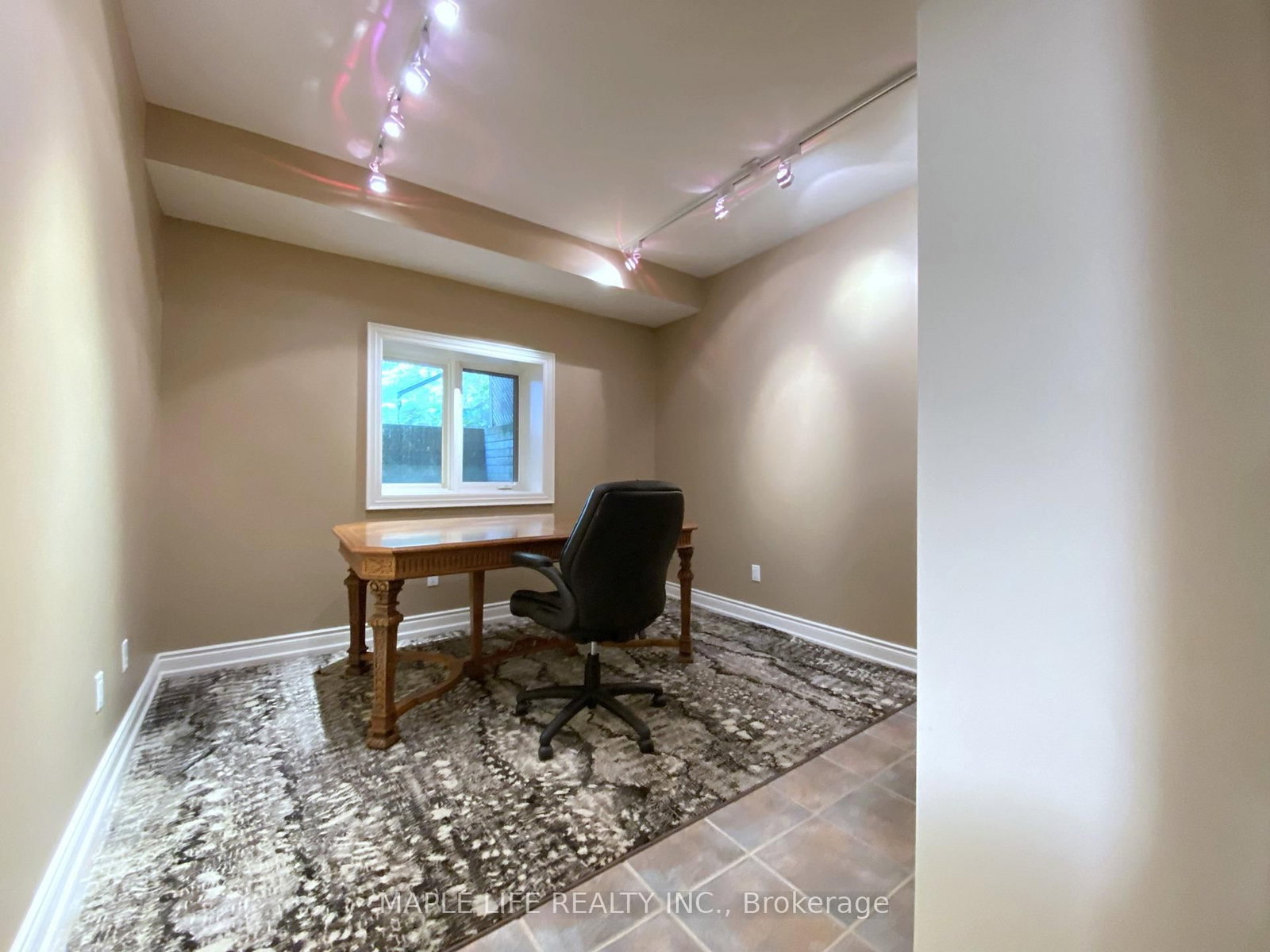 8 Crete Court - Photo 36